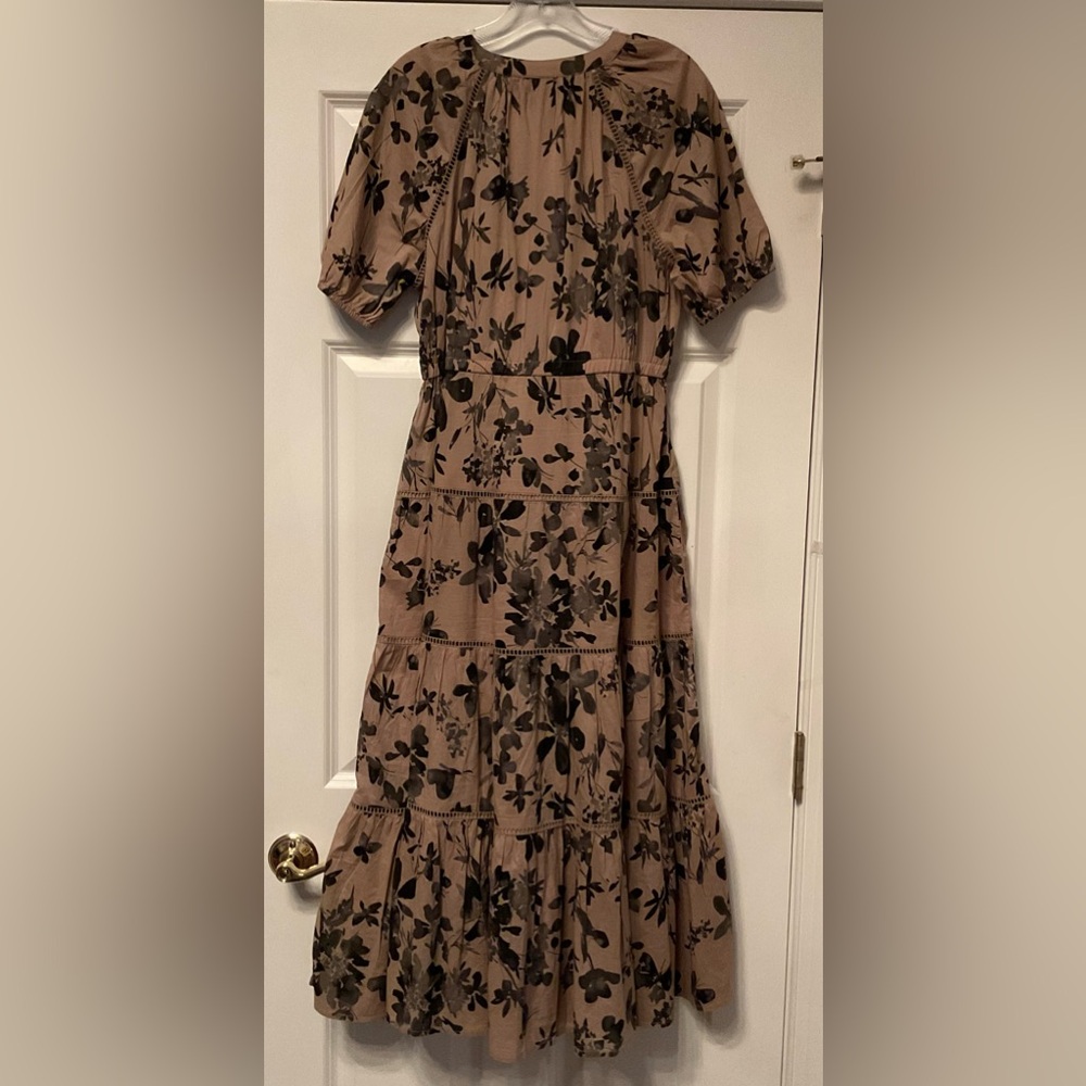 GAP Tiered Midi Shirtdress - Picture 4 of 8
